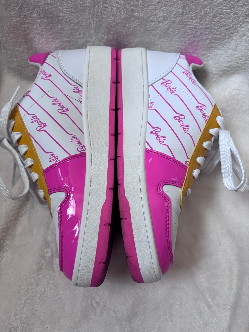 Barbie Low Top Sneakers Women's Size 7 Pink White Logo Lace Up Casual Shoes - Picture 4 of 9
